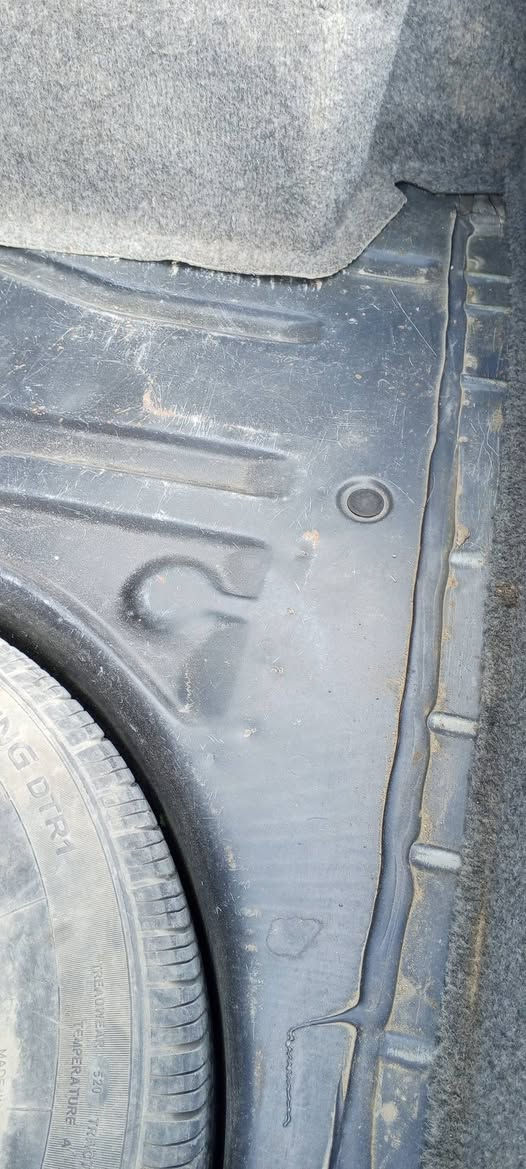 BMW 735i موديل 1992
سياره بلاديه وجاهزه 
ترهم بيع او مراوس 
مكاني بصره ***********
