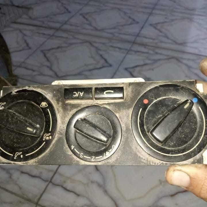 ادوات سي كي بسعر مناسب بس الي مصورهن عندي *********** وعندي مكينه گايمه بيهه كور وسلندو نضيف الي تفيده بسعر مناسب
