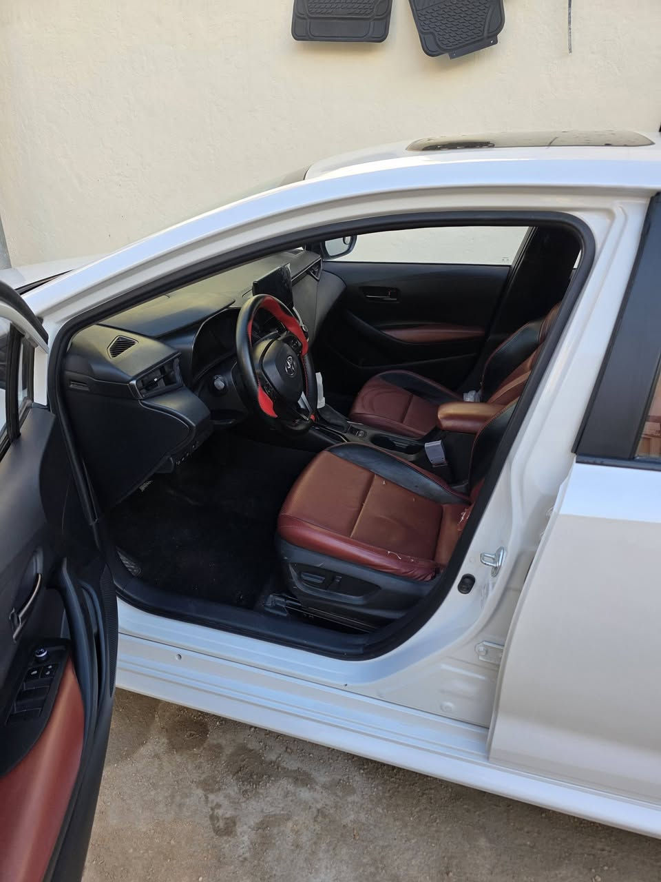 س بلاك فول الفول سيارة نوع سبورت اعلى فئة بيهن  ماشية ١٦  بانزين كلة محسن ودهن كلة من شركة ساز نوع تيوتا سعر ١٦٢ وبية مجال حك الجية 
مكانة كربلاء ***********
