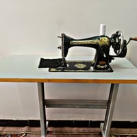 مكينة خياطة ام الفراشة الاصلية يدوية بدون كهرباء خياطهه كلش حلو و تخيط...