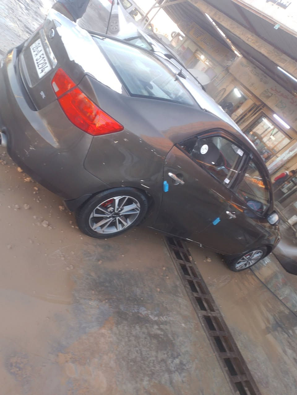 كيه فورتي صلاح دولي جهازه مجهزه صدر تايرات كير محرك سياره مصبوغه عااام س 75 وبيه مجال قليل ***********
