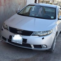 كيا سيراتو للبيع وبيه سونار وشرط تبريد وتدفئة وما بيه اي نقص وشرط وكال...
