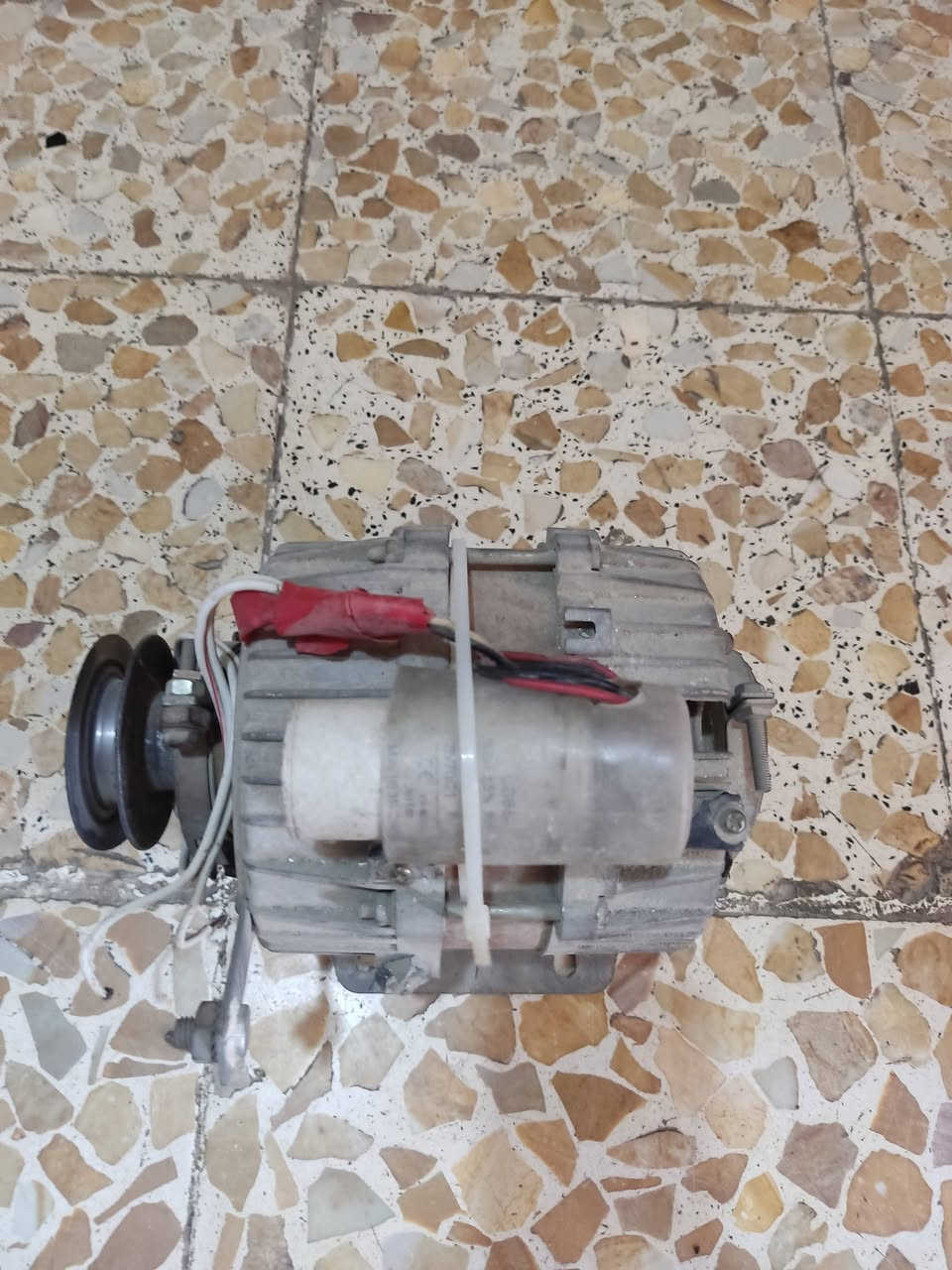 ماطور مبردة حجم ثنين ونص شرط شغال وما مصلح العنوان حي سومر


**إذا كنت صاحب هذا الإعلان وتريد حذفه لأي سبب، رجاءا أرسل رسالة إلى الدعم الفني**