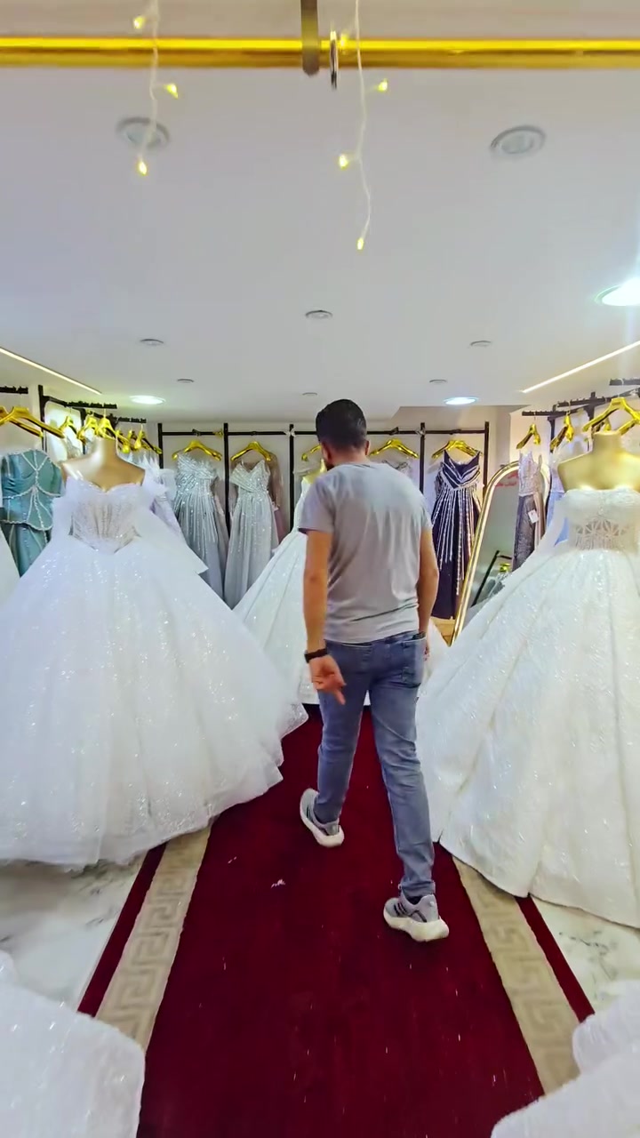 بما إنه حالياً موسم الأعراس 🤩🤩🤩🤩
ف جبتلك فساتين للإيجار من عند موسم الكرز 🍒🍒
متابعة للصفحة وتعليق ليوصلك العنوان وبقية التفاصيل ✅️


**إذا كنت صاحب هذا الإعلان وتريد حذفه لأي سبب، رجاءا أرسل رسالة إلى الدعم الفني**