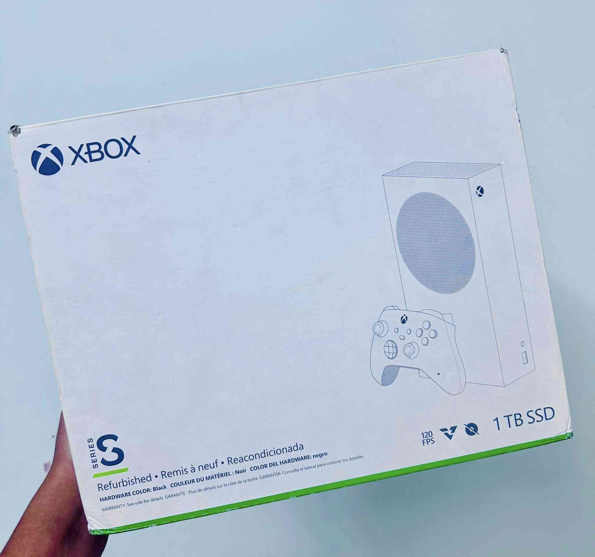 السلام عليكم اكس بوكس سيريس اس واحد تيرا لبيع بعده جديد يجي كافت الملحقات (420 الف)
شاشة مخصصة لألعاب تدعم 2k وهاي الموصفات 

الموديل: GOAE24QHD180IPS
 • المقاس: 24 بوصة
 • الدقة: QHD (2560 × 1440 بكسل)
 • اللوحة: FAST IPS
 • معدل التحديث: 180Hz
 • زمن الاستجابة:
‏ • 1ms GTG
‏ • 0.5ms MPRT
 • الدعم:
‏ • AMD FreeSync
‏ • NVIDIA G-SYNC Compatible
 • سهولة التركيب: Quick 
رايده (200 الف )Installation

كيبورد 

 النوع: ميكانيكي (Mechanical Keyboard)
 • الحجم: 60% (بدون Numpad – صغير ومناسب للألعاب)
 • الإضاءة: RGB بإضاءة قابلة للتخصيص (Chroma RGB)
 • المفاتيح: Red Switches (سريعة وخفيفة – ممتازة للألعاب)
 • الاتصال: سلكي (Wired USB-C Detachable Cable)
 • عدد الأوضاع الضوئية: أكثر من 20 وضع إضاءة مختلف
 رايده (35 الف)

ماوس 

النوع: ماوس ألعاب سلكي (Wired Gaming Mouse)
 • المستشعر: بصري عالي الدقة (High-Precision Optical Sensor)
 • أقصى دقة (DPI): 12,400 DPI (قابلة للتعديل)
 • عدد الأزرار القابلة للبرمجة: 5 أزرار
 • الذاكرة الداخلية: موجودة (On-board Memory لحفظ الإعدادات)
 • العمر الافتراضي للأزرار: حتى 20 مليون ضغطة
 • الوزن: فائق الخفة 42 غرام فقط
‏ • Polling Rate: حتى 1000Hz (1ms) لسرعة استجابة عالية جدًا رايده (30 الف)
سماعات خارجية رايده(25 الف ) 
سماعات محيطية رايدها( 25الف )
وبطاريات شحن ليدة رايده ( 10 الف )
ماوس باد رايده (10) 
يوجد توصيل كافة المحافظات 
ملاحظة ( بيهن مجال لطيبين 🤍)


**إذا كنت صاحب هذا الإعلان وتريد حذفه لأي سبب، رجاءا أرسل رسالة إلى الدعم الفني**