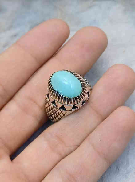 نوادر الفيروز النيشابوري 💎
ملك الفيروز النيشابوري وصل 🔥
قطعة اليوم من الفيروز النيشابوري الأزرق الصافي 💙
بـ حجم كبير نسبيًا ومع صياغة يدوية ثقيلة ✨
قطعة مميزة جدًا ومن النوادر 
📩 للتواصل على الخاص أو عبر الواتساب: ***********
#مزاد_ابو_اشرف_اليمني
