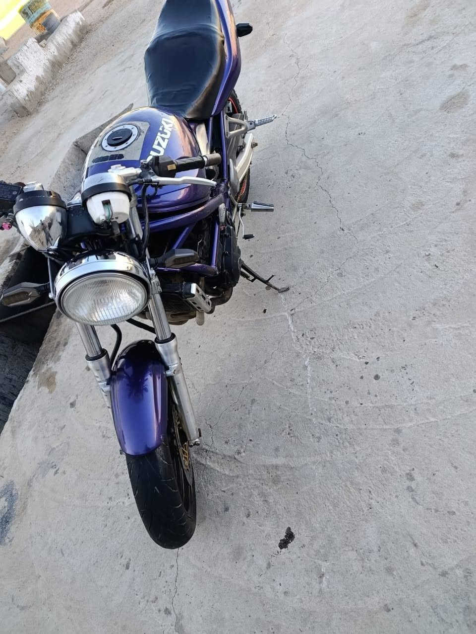 سلام عليكم باندا  محرك 400cc
كهربائيات كله #شغاله لايت اشاير دشبول رون كيلو متر كله شغال
ما ناقص غير #كابريته الي بيه تشغله بس مهوره
محرك مجفت جديد مبدل #بوشه
بيه #ورقه وحده  منفيست #سعر   650 بيه #مجال #عنوان #الانبار #الرمادي
 استفسار 
***********

