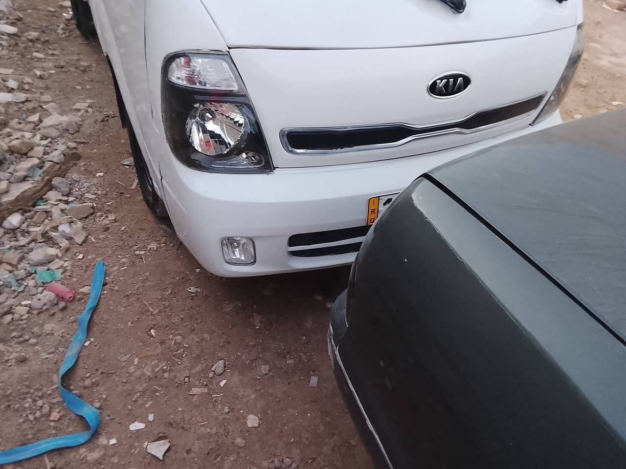 السلام عليكم كيا 2015رقم كربلاء انكليزي بسمي بيها باب مدل  السعر 97 وبيها مجال بصيط  *********** مكلف بالنشر العنوان بغداد البياع
