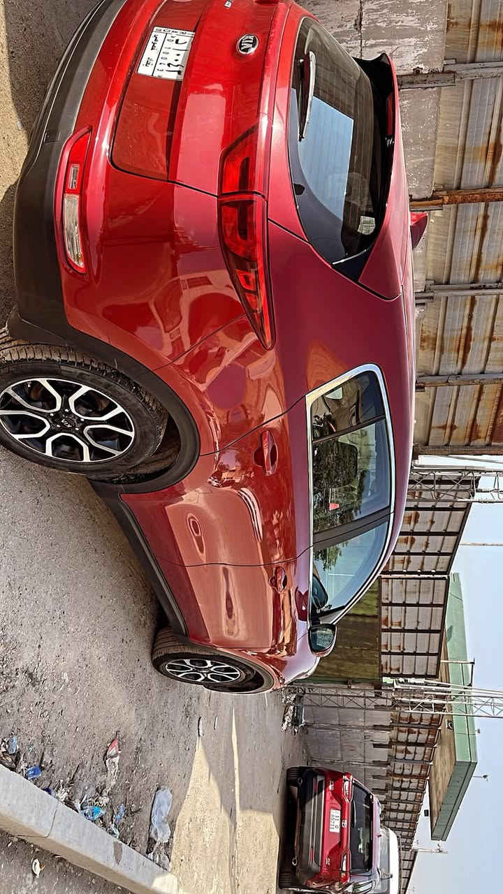 السلام عليكم للبيع سبورتج موديل 2019 وارد امريكي رقم بغداد باأسمي محرك 2400 Gdi ماشية 55 وقابله للزيادة سيارة نظيفة 
مواصفات عاديه
شاشة صغيره لمس 
كامرة دواره 
تحكمات فول
كروس مثبت سرعه 
شاشه لمعرفة اعطال السيارة
مانع تزحلق 
مانع انحدار 
حادثها جاملغ وبنيد 
تخم تايرات جديد وباتري جديد شادلهن
مكان السيارة بغداد شارع فلسطين
السعر 153 وبيها مجال
للاستفسار *********** وبي واتس اب هم
