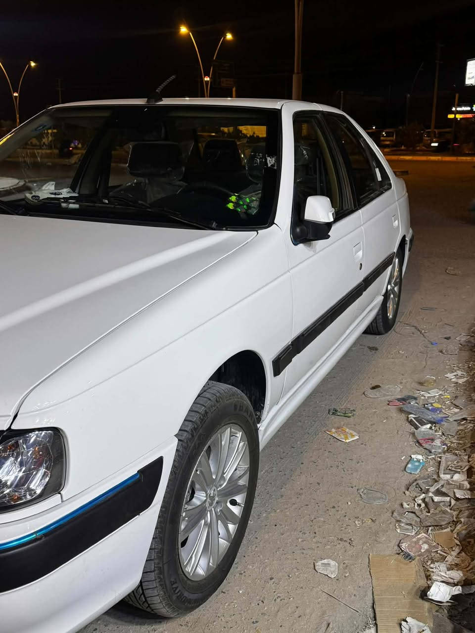 السلام عليكم ورحمة الله وبركاته للبيع بيجو بارس رقم ذيقار بسمي السياره زيرو على وضع الشركه جديدة جدا تحويل مباشر ماشيه 3000 الف فقط وين اليدور جديد خل يتقدم السعر 85 رقم الهاتف (***********) وتحياتي لجميع
