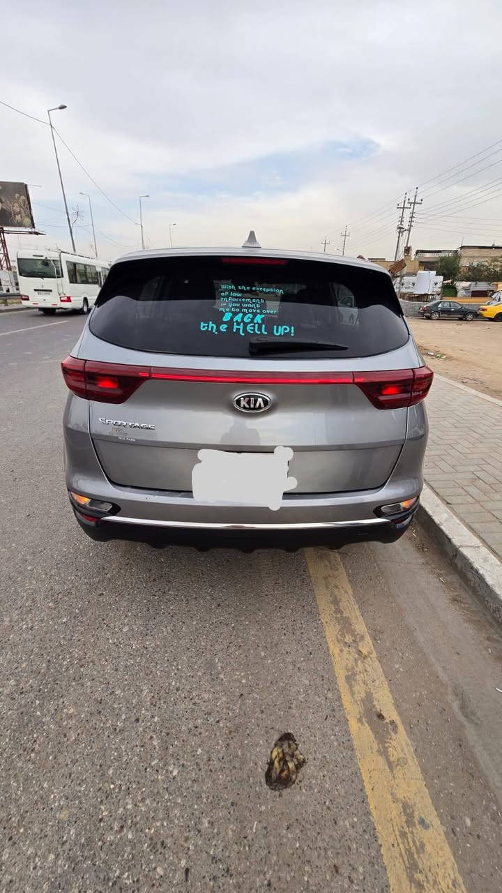 كيا سبورتج وارد امريكي حادثه دعاميه اماميه وهنا صار بيه بارد بل باب الايمن سياره جاهزه مكينه كير حداديه ع فحص تخم تاير جديد رقم بصره مكان لسياره بصره لسعر ١٥٧ وبيه مجال لشراي  مكلف بل نشر  للستفسار          *********** البصرة, العراق
