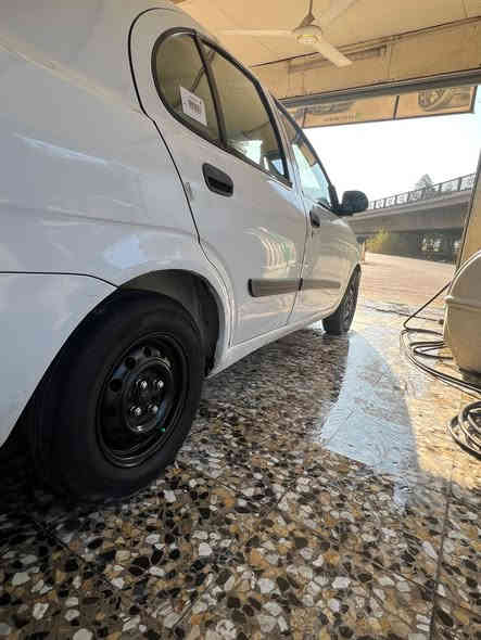 سلام عليكم 
طيبه موديل 2013
سياره كير مكينه مكفوله
تبريد ثلج تدفىه
تخم تاير 
سياره بسمي رقم انكليزي 
سياره بيه فقط اخياسان بل هلال الخلفي
مكان السياره دوره
سعر 44وبيه مجال
***********
