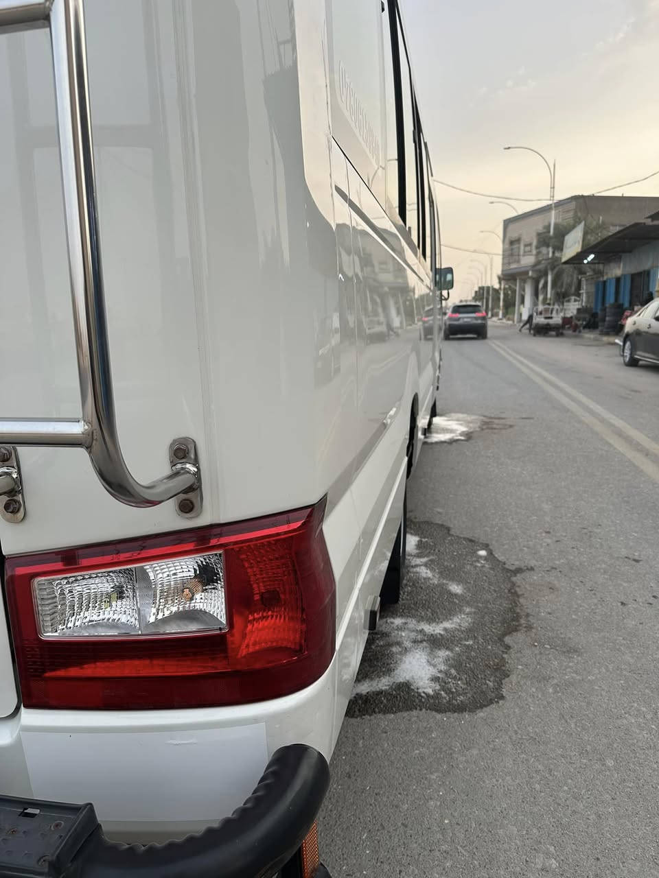 سلام عليكم كوستر موديل 17للبيع سياره جاهزه مكينه كير كفاله اكسن بيه ونه خفيفه كلش تبريد محور كشن ستاركس وركه اضافيه منضومة غاز دروعه صدر جديد بيه بس بجم تبخير مالكويت وبارد بربع البانزين حك شبرين الباقي كفاله خط وبحث جديد هزة جديده سياره كلش جديده السعر 445وبيها مجال .
رقم موبايل /***********
