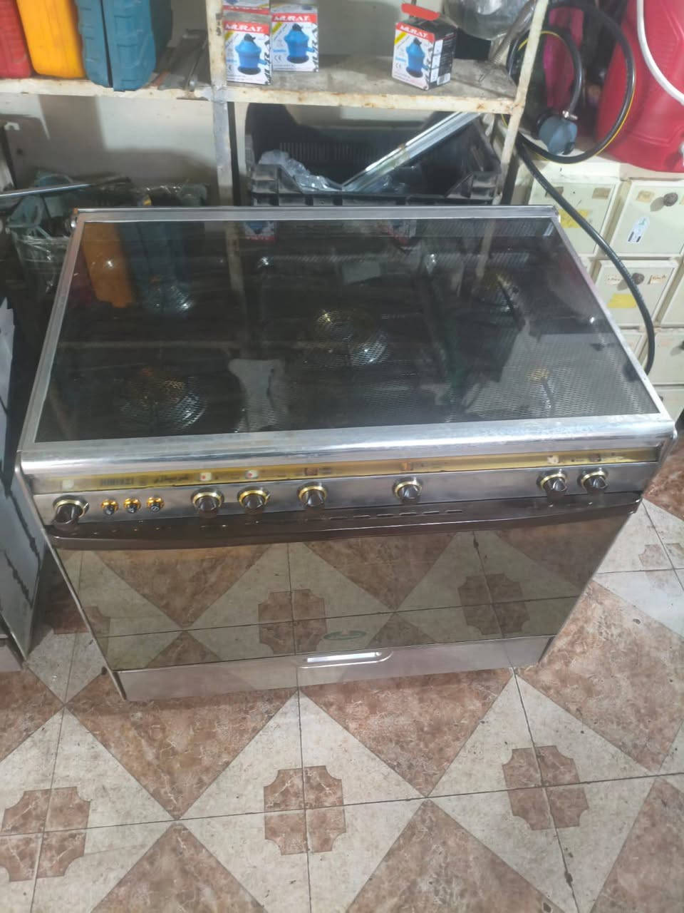 طباخات للبيع.... العنوان ألرمادي شارع ألگصابين
طباخ مصري غير مستعمل السعر 400
طباخ گريازي مصري مستعمل السعر 300
للتواصل ***********
