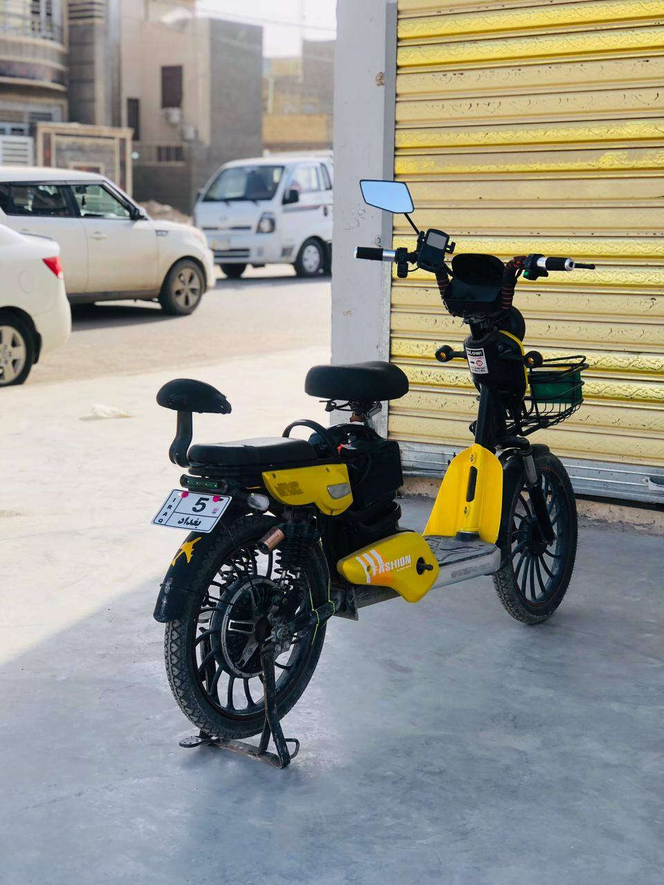 سلام عليكم دراجه حجم20شحن كامله مكمله باتريات جدد لوك بلباكيت تمشي35كيلو سعرها300بيها مجال مكاني غزاليه. ***********
