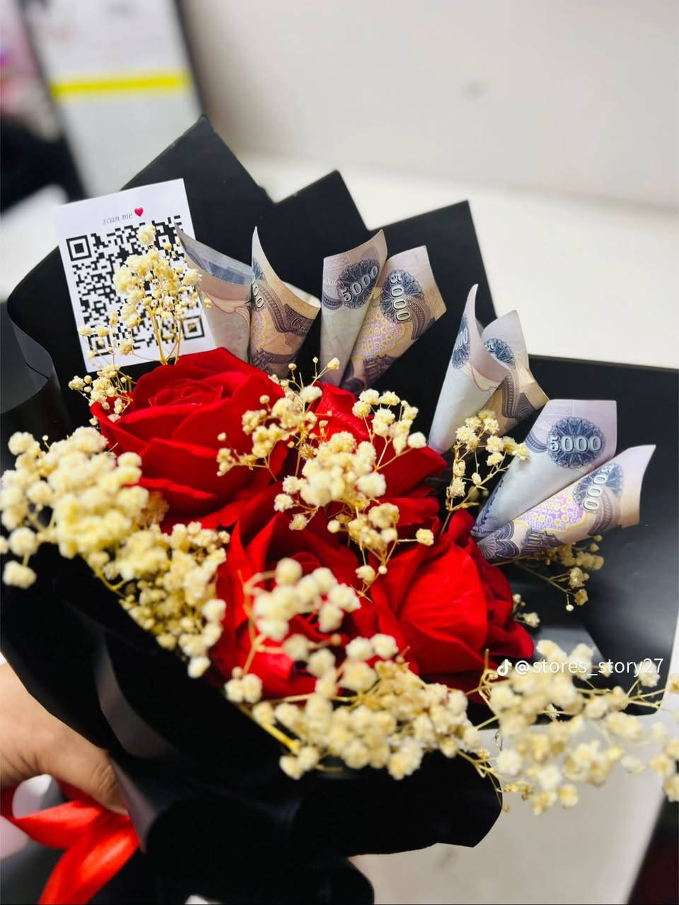 الخيار الأول: بلمسة ملكية (مناسب لـ إنستغرام)
العنوان: لأنّ ميلادهم ليس مجرد يوم.. بل ذكرى تُخلّد بالورد! 🌸
في الورد والنقود الباطل، نؤمن أن الورد هو اللغة التي لا تحتاج لترجمة. صممنا لكم باقات "ميلاد العمر" التي تجمع بين ألوان الحياة وعبير الفخامة.
• ✨ تنسيقات حصرية: تم اختيار كل زهرة بعناية لتعكس شخصية من تحب.
• 🎀 تغليف فاخر: لمساتنا في التغليف تجعل من الهدية لوحة فنية.
• 🚚 توصيل سريع: نضمن وصول مشاعرك في وقتها تماماً.
اجعل ميلادهم يزهر بلمسة من النقود الباطل.
📍 موقعنا: توصيل فقط
📞 للطلب والاستفسار: [مراسلتنا واتساب ***********
