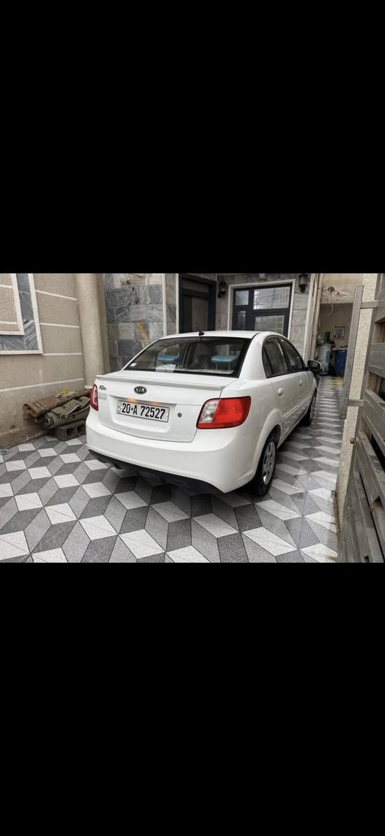 السلام عليكم.  كيه ريو خليجي موديل 12 سيارة نضيفه فول صدر تايرات تبريد كله شغال .. مكينه 1500 رقم نكليزي جديد تحول ثاني يوم  السعر 88 ورقه وبيه مجال بسيط ... السونر  موجود وموضوح كلشي .. العنوان ديالى بعقوبه  ***********
