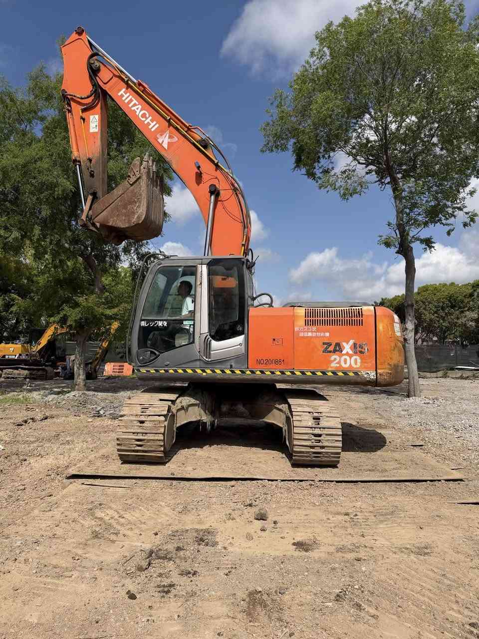 Made in Japan, Hitachi 200-3.
Performance is really good.


**إذا كنت صاحب هذا الإعلان وتريد حذفه لأي سبب، رجاءا أرسل رسالة إلى الدعم الفني**