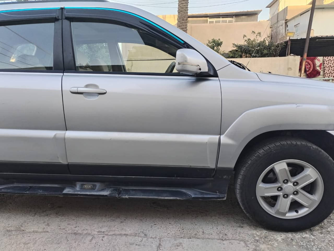 سلام وعليكم
سبورتج 2009 خليجي فول مواصفات 
فتحة اربعه دسك داخل صاج
سيارة مكينة ٢٠٠٠ دوش مكينة كير تبريد صدر تخم تاير سيارة جاهزة على اربعه وعشرين حباية 
رقم بغداد باسمنة 
مكانها بغداد سلمان باك 
رقم الهاتف  ***********
