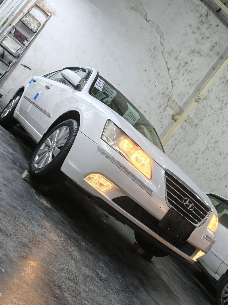 السلام عليكم ورحمه الله وبركاته 
سوناتا 2009 خليجيه فول فول مواصفات 
بيه قطعتين صبغ بدون دواخل بدون ضربه فقط شخوط وصبغ والسياره خير من الله كير محرك كفاله والسعر 135وبيه مجال للاستفسار الاتصال على الرقم *********** مكان السياره الانبار الرمادي
