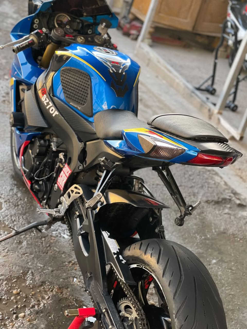 سلام عليكم
جكسر 750 موديل 2014 
بدون اوراق. وبيع فقط 
دراجه جاهزه بدون نقص 
سعرها ب57 ورقه ومجالها قليل 
***********
مكانها بغداد
