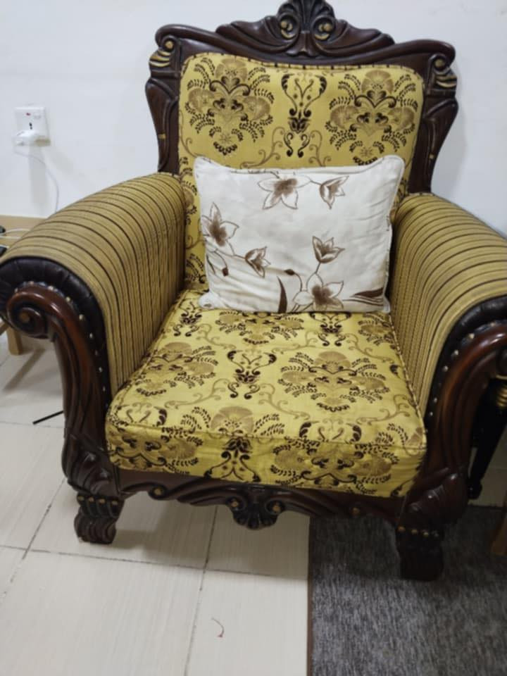 السلام عليكم تخم ملكي ١٠ مقاعد كلش نضيف 
مابي اي عيب سعر ٢٨٠ وبي مجال


**إذا كنت صاحب هذا الإعلان وتريد حذفه لأي سبب، رجاءا أرسل رسالة إلى الدعم الفني**