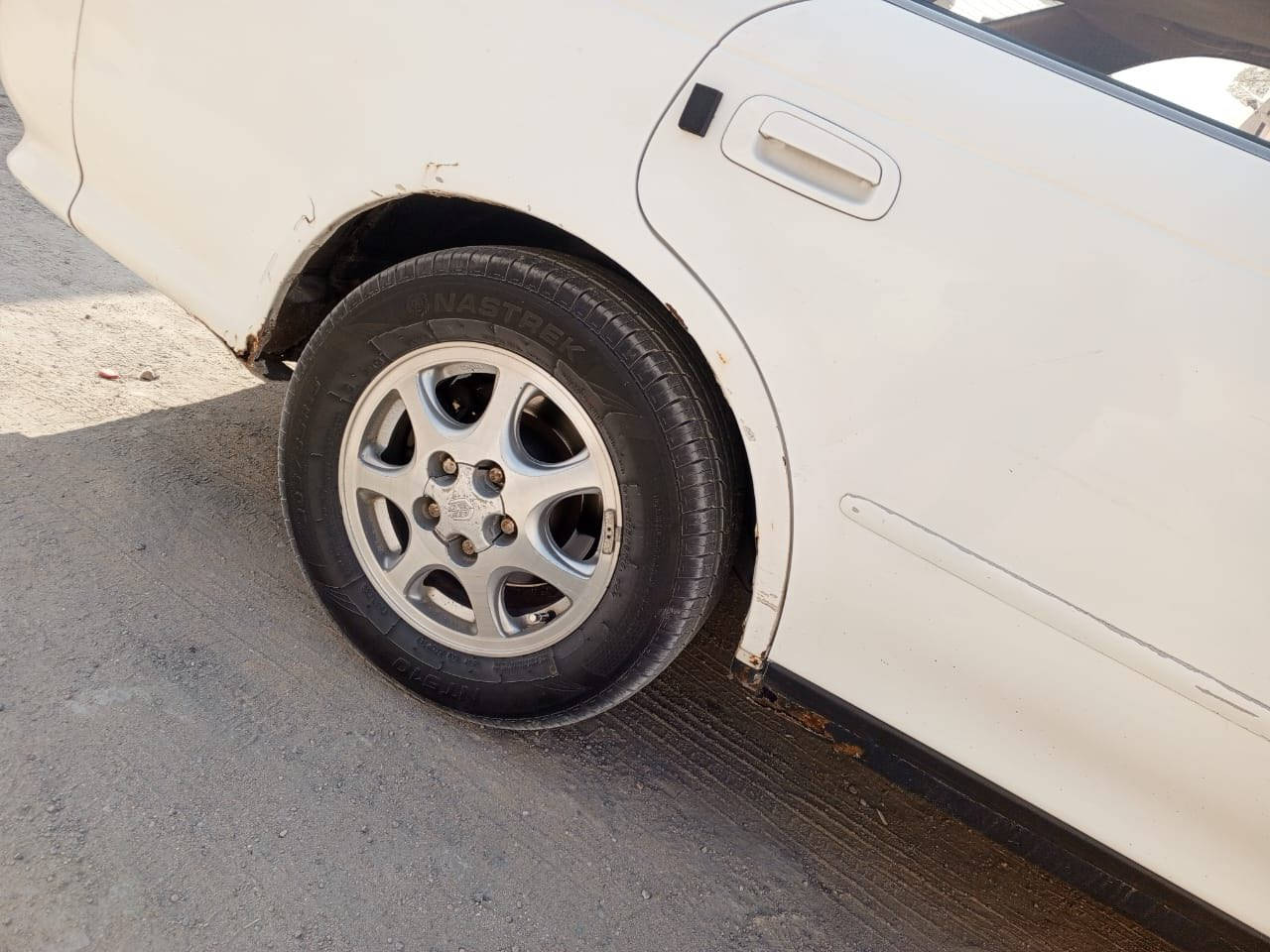 السلام عليكم سيارة البيع مارك سيارة مكفوله من كلشي رقم بصره سنويه الى 27 سيارة تخم تاير مكينه وكير 2ونص 
مكان سفوان سعره 60وبيه مجال قليل ***********
