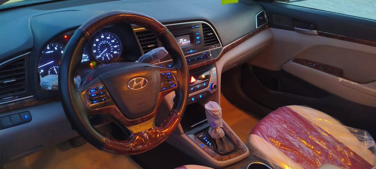 سلام عليكم من رخصة مدير الكروب المحترم النترا وارد امريكي حادث خافت البنيد بدون تبديل ليبل واحد ٢٠١٧ كير مكينه وتبريد كفاله حداديه خير من الله دواخل كفاله صبغه جديده السعر ١١٨ وبيها مجال مكاني بابل ناحية النيل ***********
