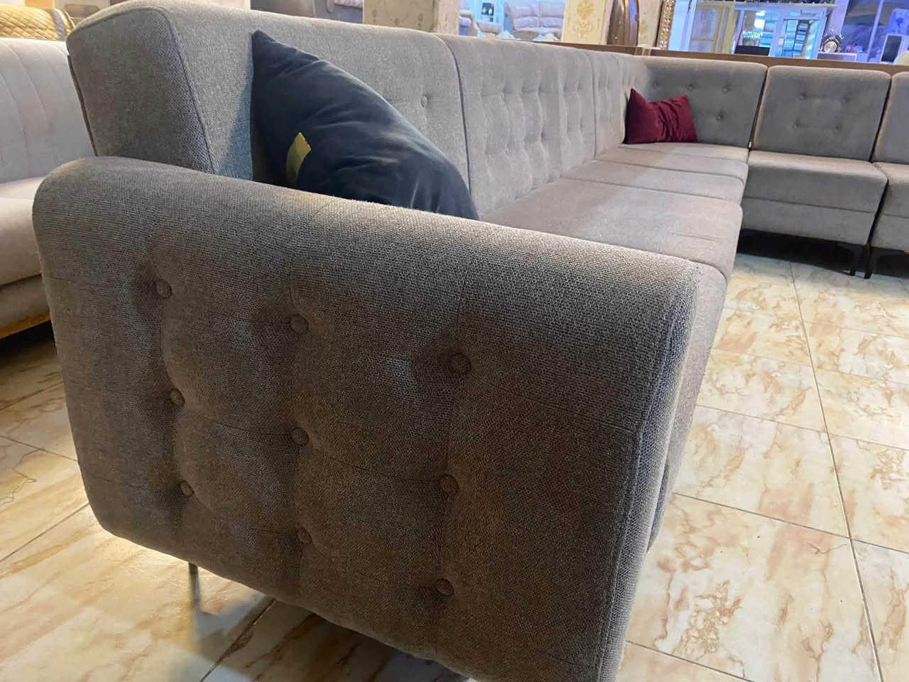 💫يوان جديدماركة 10 مقعد💫مستخدم 💫قماش خاولي 💫مقعد طبي 💫السعر550الف العنوان :— بغداد ♥️المحمودية***********  واتس اب بغداد, العراق
