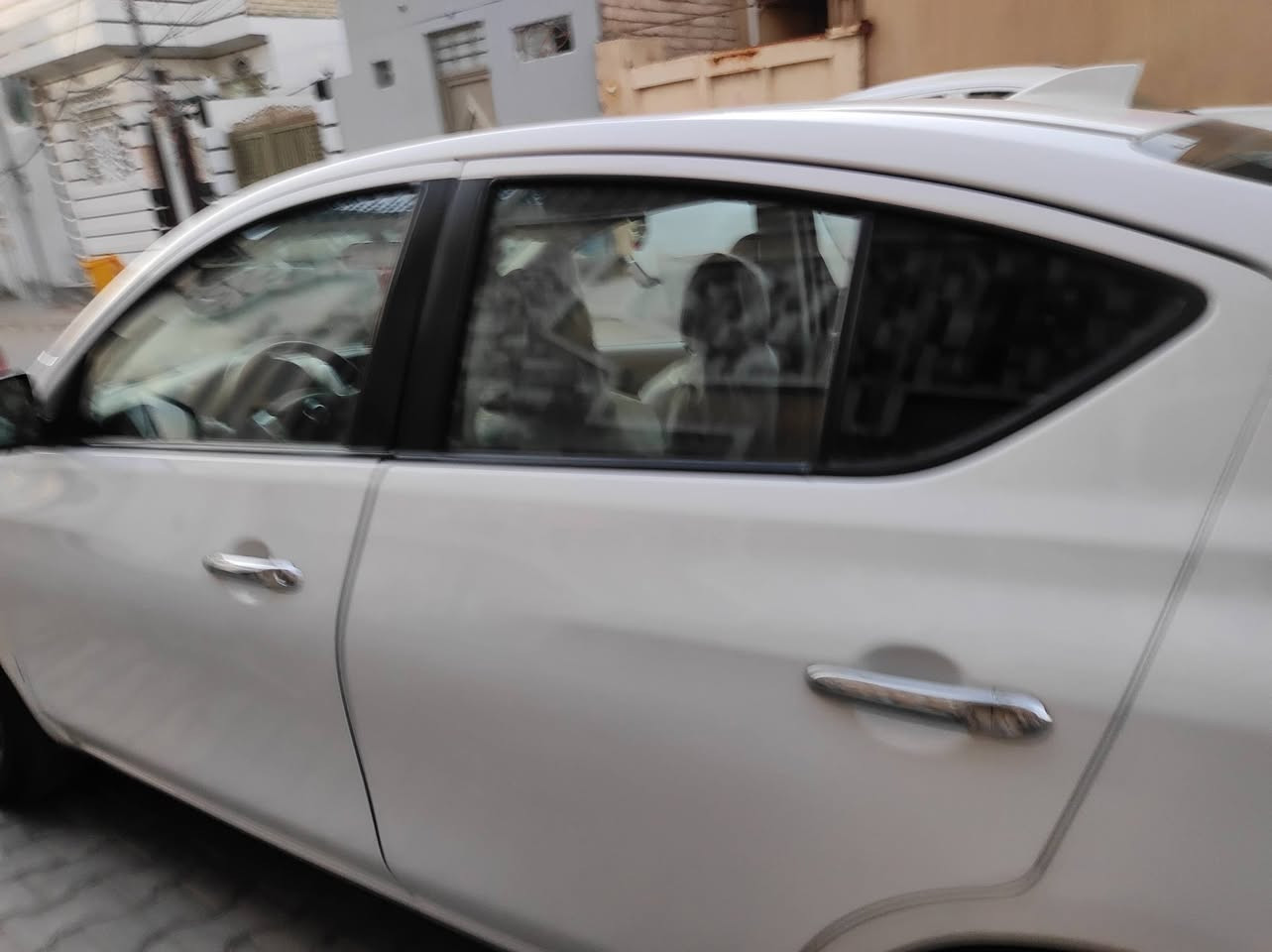 نيسان صني هندي 2024  
رقم اربيل سنوية لسنة 30
وكالة او تحويل 
ماشية  57 الف 
رقم اربيل باسمي
بيها جاملغ مبدل صوب السائق  بدون دواخ
والامين بارد 

115 وبيها مجال حك الجية 
نجف حي السلام 
***********
واتساب
