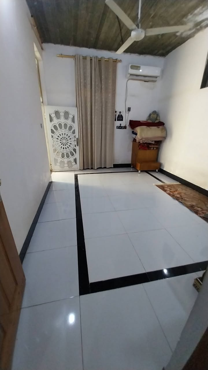 السلام عليكم
دار للبيع ٢٦٥متر زراعي 
البناء طابوك جمهوري الأساس وسكف صب كونكريت غرفتين وصاله ومطبخ حار 🔥 
ومطبخ بارد   🍺 
وستقبال وحمام داخلي وخارجي 
كراج حديقة محل #السعر ٦٥ وبي مجال عنوان الدار البراكية شارع المعمل خلف جامع الخزاعل قريب على شارع 
مكتب #بغداد للعقار 
وتساب ***********
