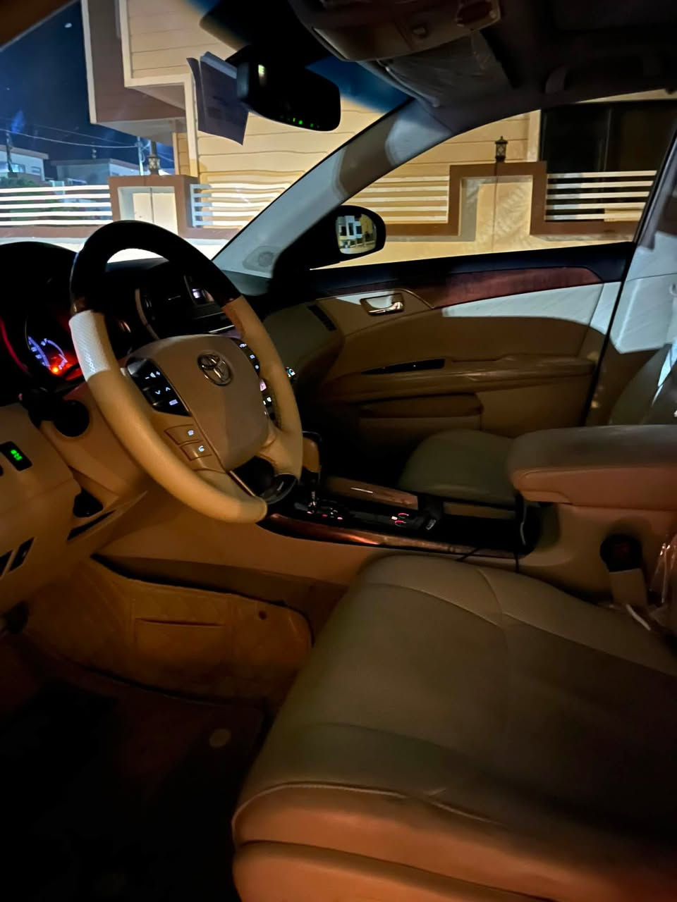 Toyota Avalon🔥🎌
وارد خليجي 2011مواصفات limited فول مواصفات كشنات جلد كهرباء تدفئه وتبريد وخزن 
سياره  بصمه وسلايت حساسات امامي خلفي وبرده خلفيه گير ومحرك كفاله 
🔴 ضررها جاملغ خلفي طرف السكن + قبق الصندوق مبدل بلاد  بدون دواخل سليمه🔴.
استفسار ☎️ 
***********
