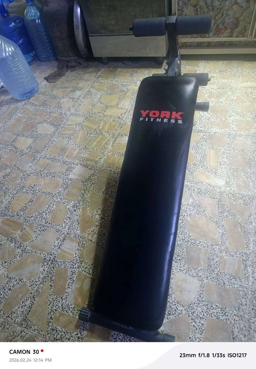 السلام عليكم مصطبة تشتغل اسفل ومعدة   س ٣٥ وجهاز جري نضيف مستعمل مابي اي عطل عدد السرع ١٢  وبي رجاج وتكسير شحوم والسير نضيف والخصبة الجوة نضيفة جهاز فد شي نضيف    س ١٥٠ مكاني بغداد مدينة الصدر وهذا رقمي ***********
