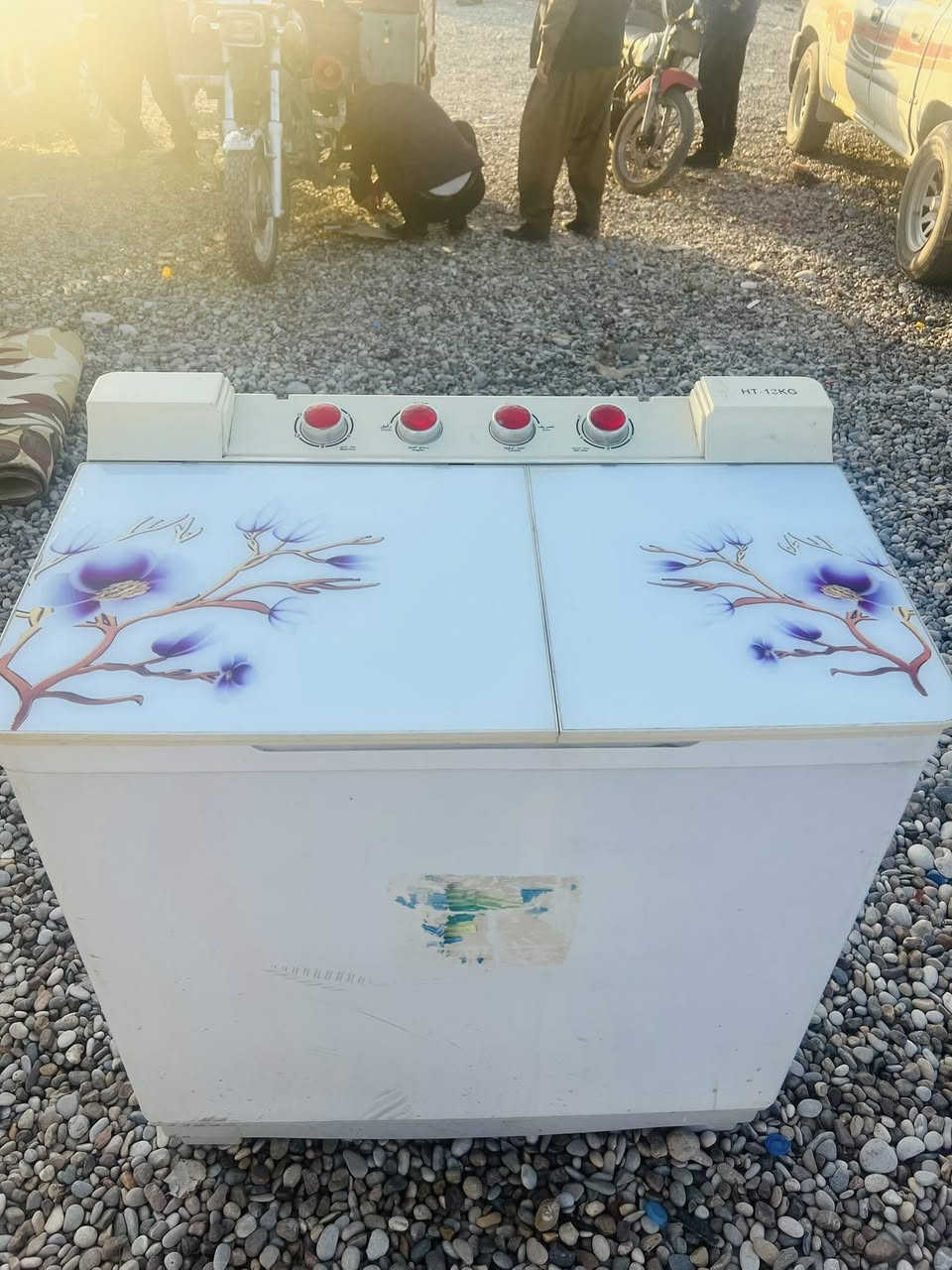 طباخات مصري جميع الاحجام
كاونترات المنيوم احطاطه 
باسكلات باله ياباني جميع الاحجام 
سنكات مرمر جديد  غير مستخدم 
غسالات هيتاشي ياباني الاصلي 
ديوان (10)مقعد و(20) مقعد 
تخم تركي (10) مقاعد احطاطه
كرسي مكتب دوار 
صوبات جميع الاحجام 
ثلاجات جميع الاحجام 
جربايه طفل نفر احطاطه 
معرض ومزاد البيت 
دلي عباس/العبور قرب جسر الشيخ حسن 
***********
