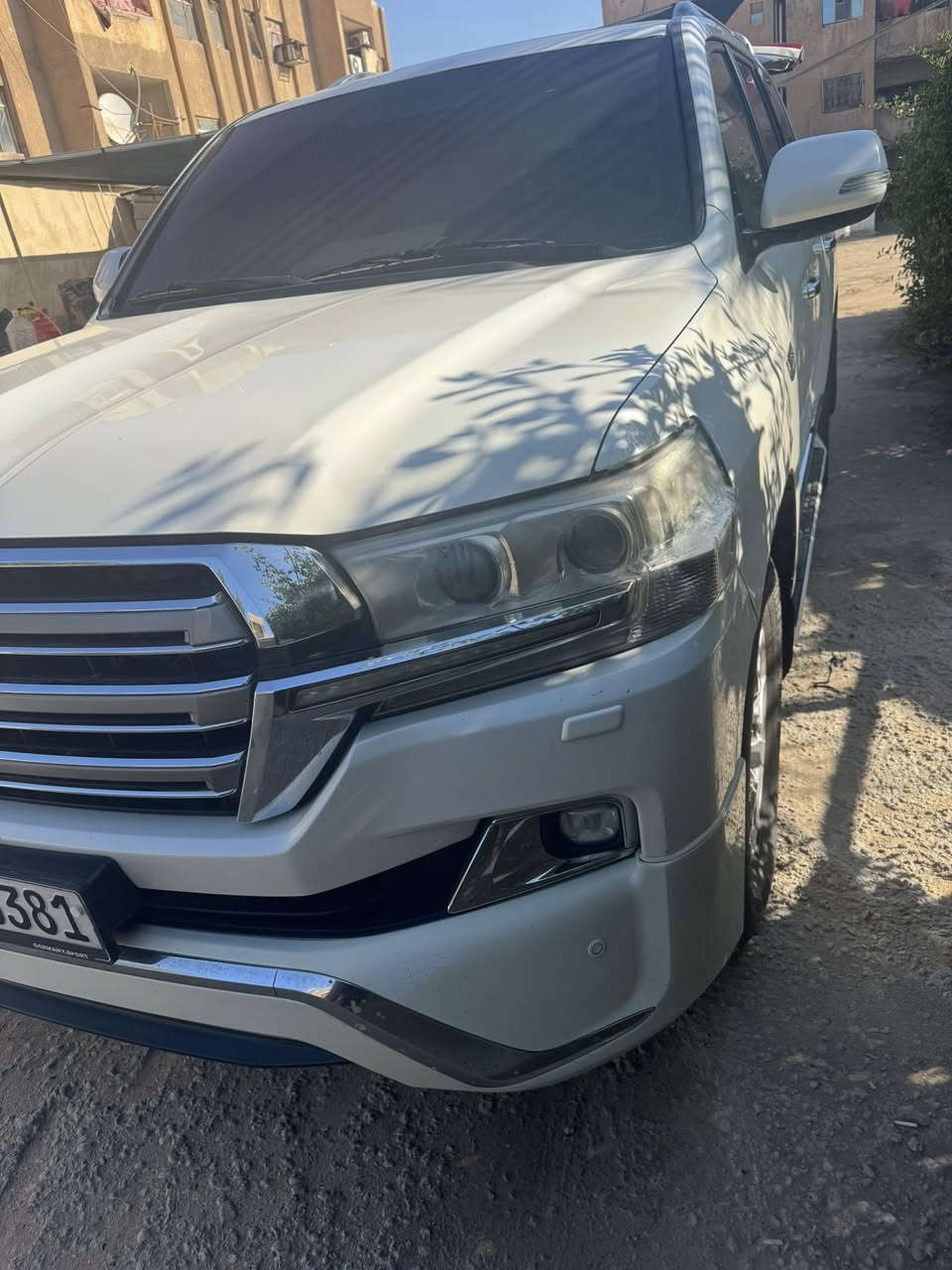 لاندكروز 2017
سياره حلوه بيه بارد وشغلات بسيطه 
الاستفسار 
***********
