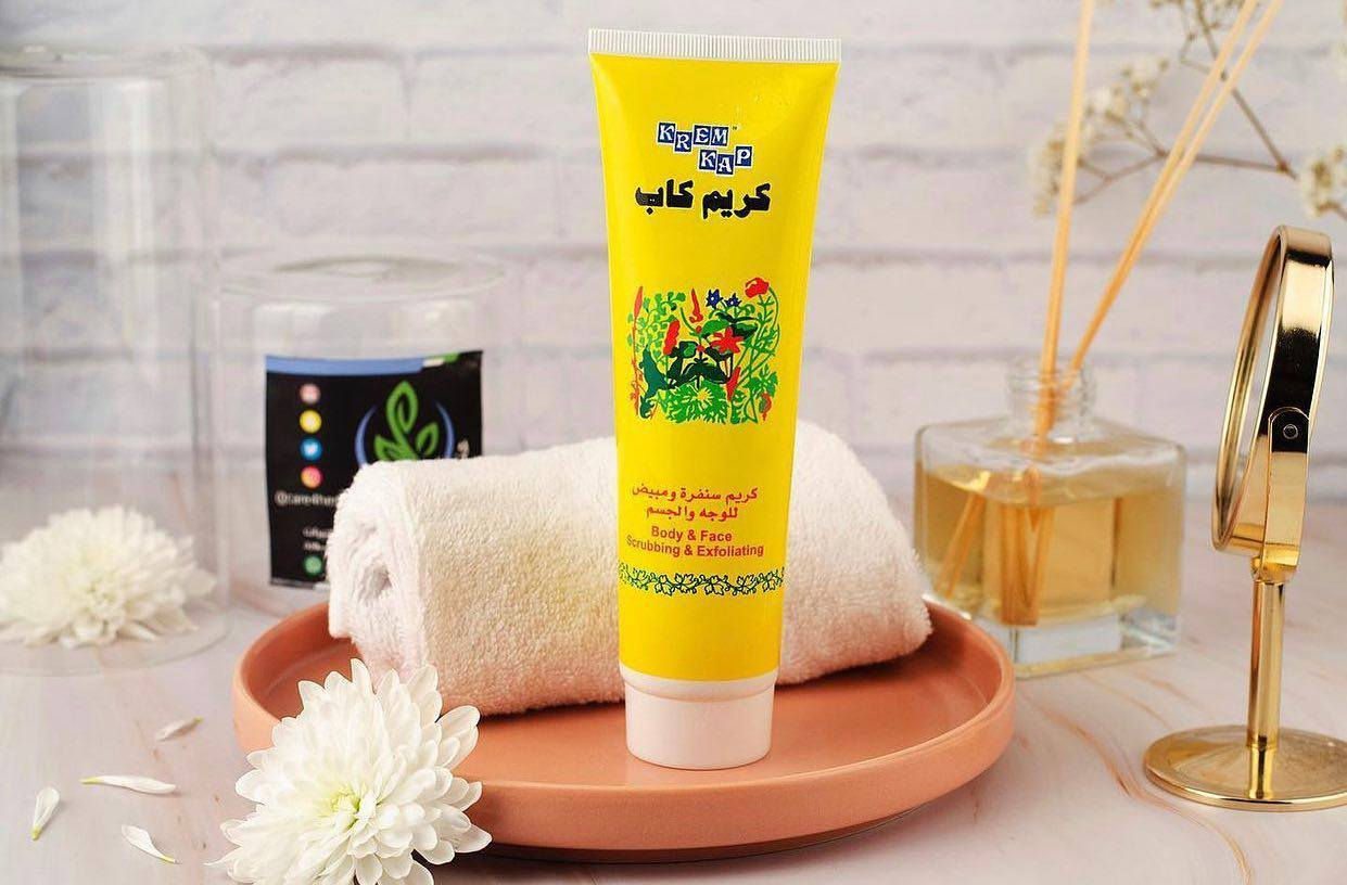 ‏" Krem kap " 🧚‍♂️✨

" كريم صنفره " 

- من #كريم_كاب ✨

" كريم كاب صنفره وتقشير للوجه وللجسم " 

" يحسن من تجديد خلايا البشرة للوجه " 

" يزيل طبقات الجلد الجافة عند استعماله " 

" تنظيف عميق للبشرة " 

" يزيل طبقات الجلد الداكنة
عند استخدامه بشكل منتظم " 

" يزيل الشوائب وخلايا الجلد الميته وهكذا تحصل البشرة على حاجتها من التغذية " 

" يجعل البشرة نضرة وصحية ومشرقة " 

" ينعش البشرة باهتة المظهر " 

صنع في الإمارات 🇦🇪 

السعر ٨الالاف


**إذا كنت صاحب هذا الإعلان وتريد حذفه لأي سبب، رجاءا أرسل رسالة إلى الدعم الفني**