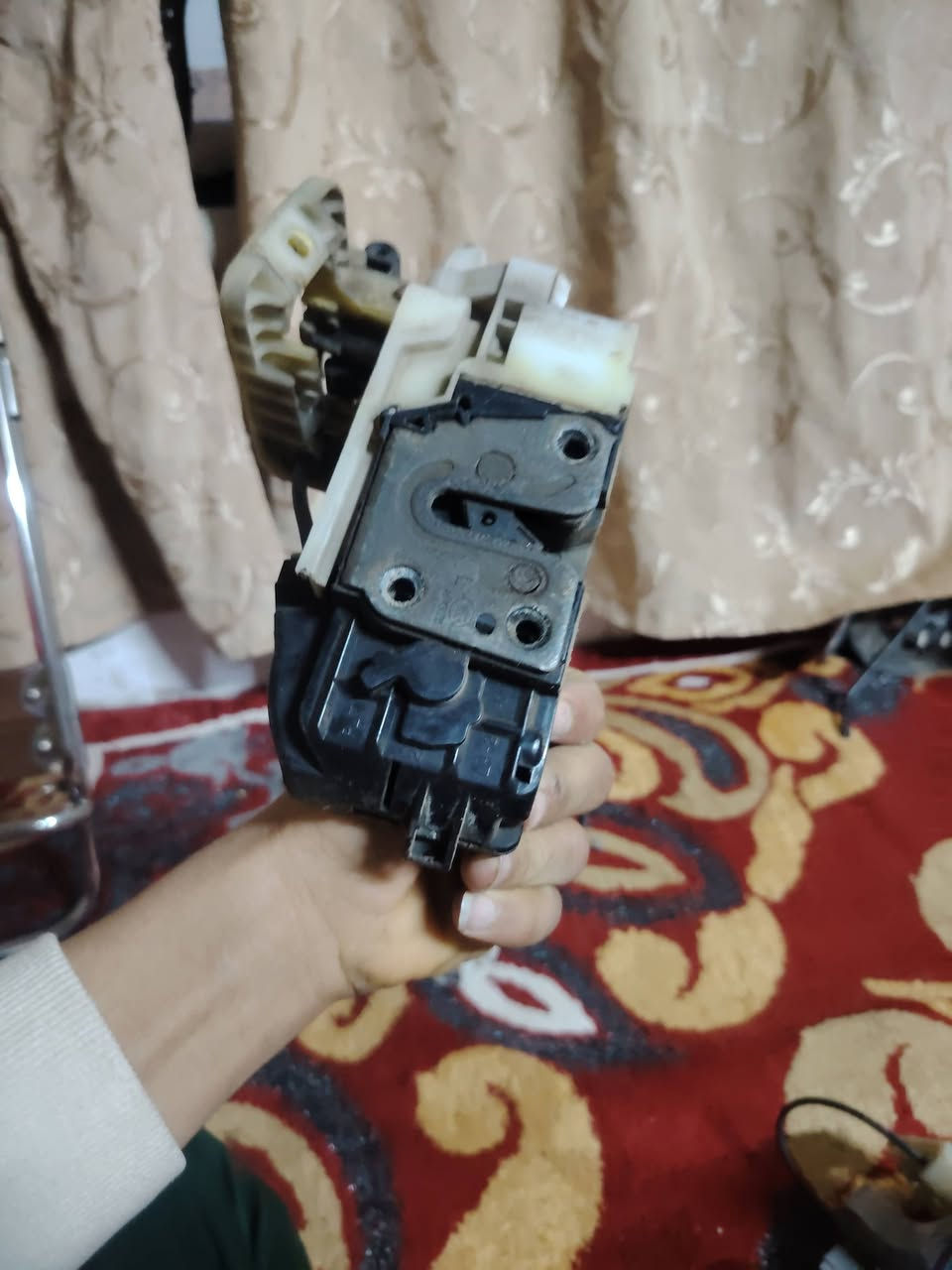 السلام عليكو شباب غراض الانتره مقدس لبيع جدد شراي اتصال مكاني دوانيه ***********
