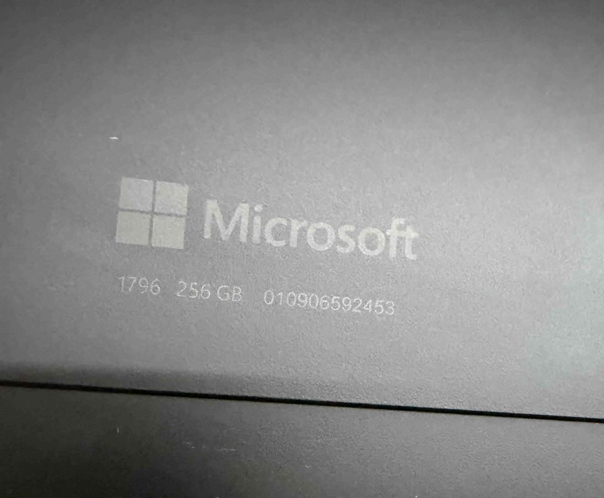 سيرفس برو ٦ الجيل الثامن رام ٨ وهارد ٢٥٦ نظيفة جدا لون اسود عند التشغيل تبقى على شعار الوندوز بس ابيعها على وضعها يم اعلى سعر


**إذا كنت صاحب هذا الإعلان وتريد حذفه لأي سبب، رجاءا أرسل رسالة إلى الدعم الفني**