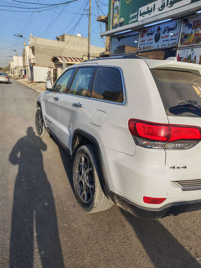 جيب شيروكي ليمتد خليجي موديل 2020 رقم دهوك باسمي للبيع سعره ٢٨٠ مكاني بغداد *********** بغداد, العراق
