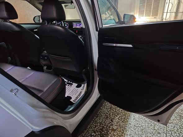 تحيه طيبه 
للبيع كيا سيليتوس موديل 2024
 وارد خليجيه 
فول مواصفات 1/1
رقم بغداد اخر اصدار 
السياره ماشيه 10 لاف كم فقط 
بعده زيرو بمعنى الكلمه
مكفوله من صبغ وبارد  
استلام شهر 3بعده بضمان الشركه 
جميع العده والسبير غير مستخدمه 

المواصفات لمن يود الاطلاع عليها 
- بصمه عدد 2
- بانوراما على مستوى السقف 
- هاند بريك بصمه 
- كشنات جلد مطعم بلونين انيق جدا 
- اوتو هولد 
- اوتو ستارت 
- رادار امامي للتوقف الذاتي 
- تثبيت مسار 
- كامرا دواره 
- شاشه كبيره متصله مع الداشبول تدعم جميع البرامج 
- حساسات محيطيه على جميع جوانب السياره 
- اوامر صوتيه 
- مثبت سرعه 
- ايرباكات محيطيه 
- لايت ايل اي دي بالشباك 
- لايت عدسه وزنون 
- ويل كاب تيتانيوم 
- اشاير بالمري 
- بك لايت ال اي دي متصل 
- حساس ضغط الاطار 
- مانع انزلاق 
- تبريد قطعتين بارد جدا 
- منافذ شحن خلفيه 
- تبريد شاشه 
- ثلاث وضعيات قياده وثلاث 
- وباقي المواصفات الستاندر المعروفه 
الاضافات . . . 
السياره عليه جي بي اس تتبع 
ومسويله شبكه لحمايه الراديتر من الحصى 

- السعر 18300$
- للاتصال ***********
