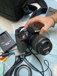 نيكون D5300 • نظيفة ٩٨٪ • زووم ١٨-٥٥