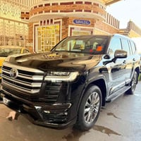 لاندكروز VXR • ٢٠٢٣ • ٥٥٠٠٠ كم