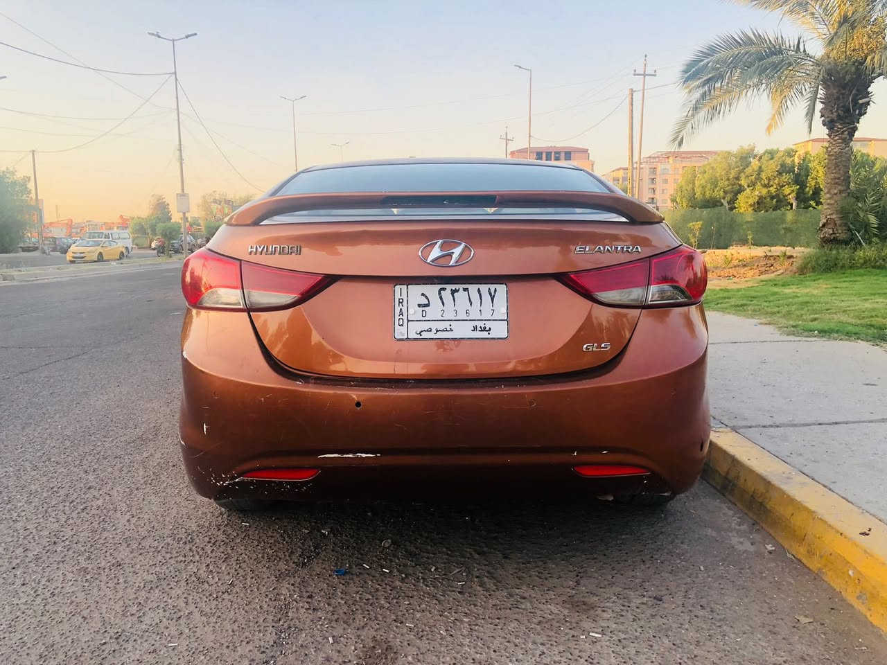 سلام عليكم
الانتره ١٢ خليجي محرك ٢٠٠ 
جاملغ وبنيد وبيه طخه بل باب ما مصلحه 

مكاني الدوره 
***********
***********
