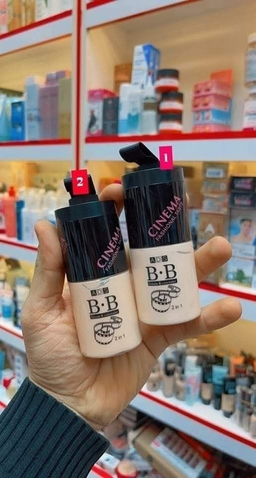 جزء من كريم اساس اصلي 
متوفر داخل الكوزمتك 

#كريم #اساس #كوزمتك #زينه


**إذا كنت صاحب هذا الإعلان وتريد حذفه لأي سبب، رجاءا أرسل رسالة إلى الدعم الفني**