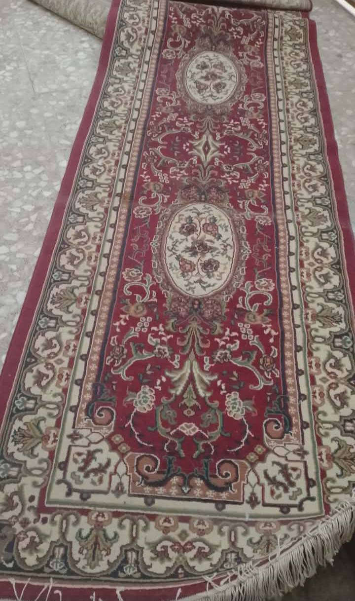 مداديات عدد 2 الطول 4 متر + ميز طعام 
سعر مداديات 25 الوحده والميز 35 ويهن مجال للأ ستفار ع الرقم بي واتساب 
***********
