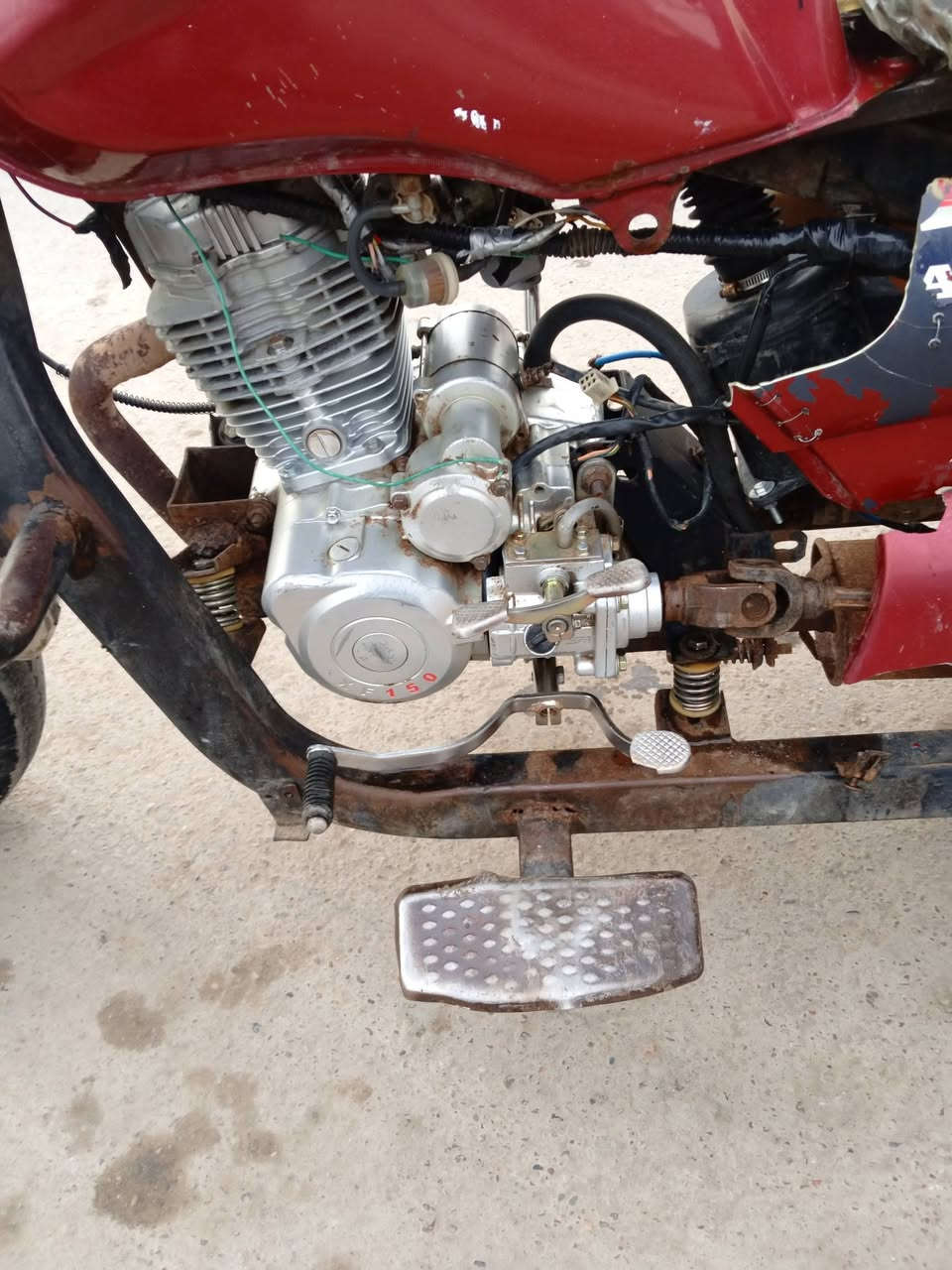 السلام عليكم ستوته للبيع موديل 2019 شغاله محرك كامل كهربائيات ما تشتغل باتري شغال والصور كدامك 
الاتصال ***********
