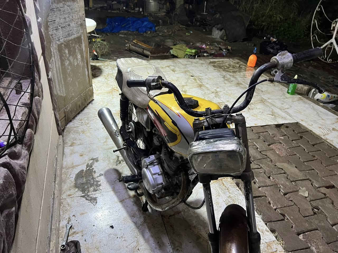 دراجه نامه ادوات دراجه بيها خيط بخار شلعه تخبل مكفوله من سرقه ٣٠٠وبيها مجال بصره ابو الخصيب***********
