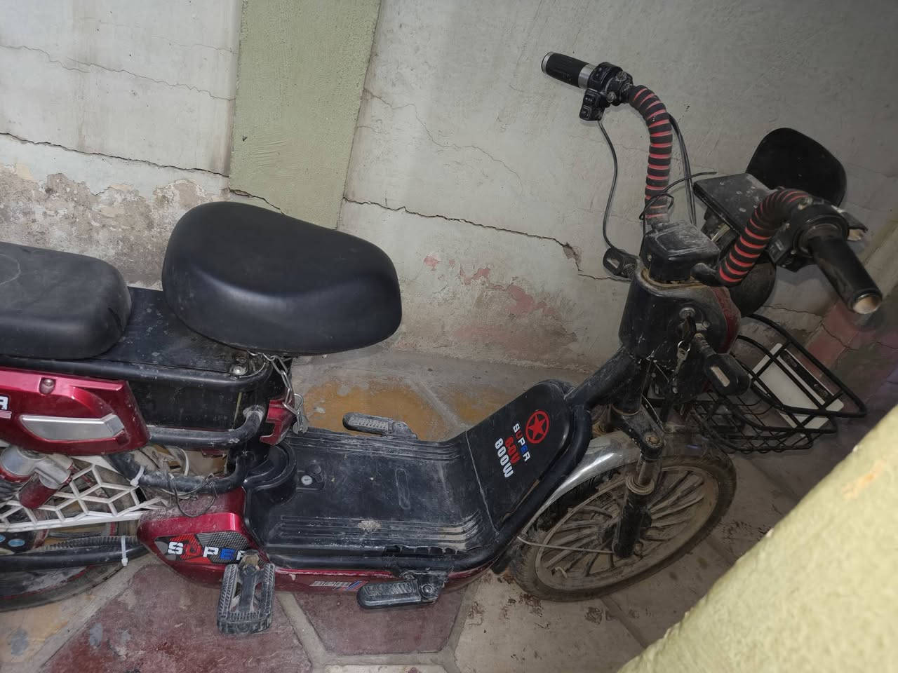 بايسكل شحن موديل 2024
5 باتريات 
شغال من جميع النواحي السعر 200 الف 
***********
