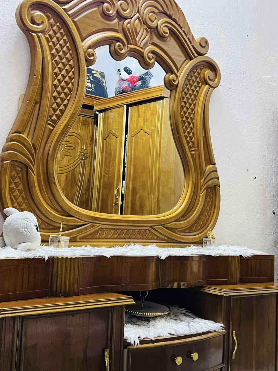 سلام عليكم غرفه نضيف وحلوه بيه ملاحضات بسيطه سعر مليون شراي يتصل ع هذا رقم ***********
