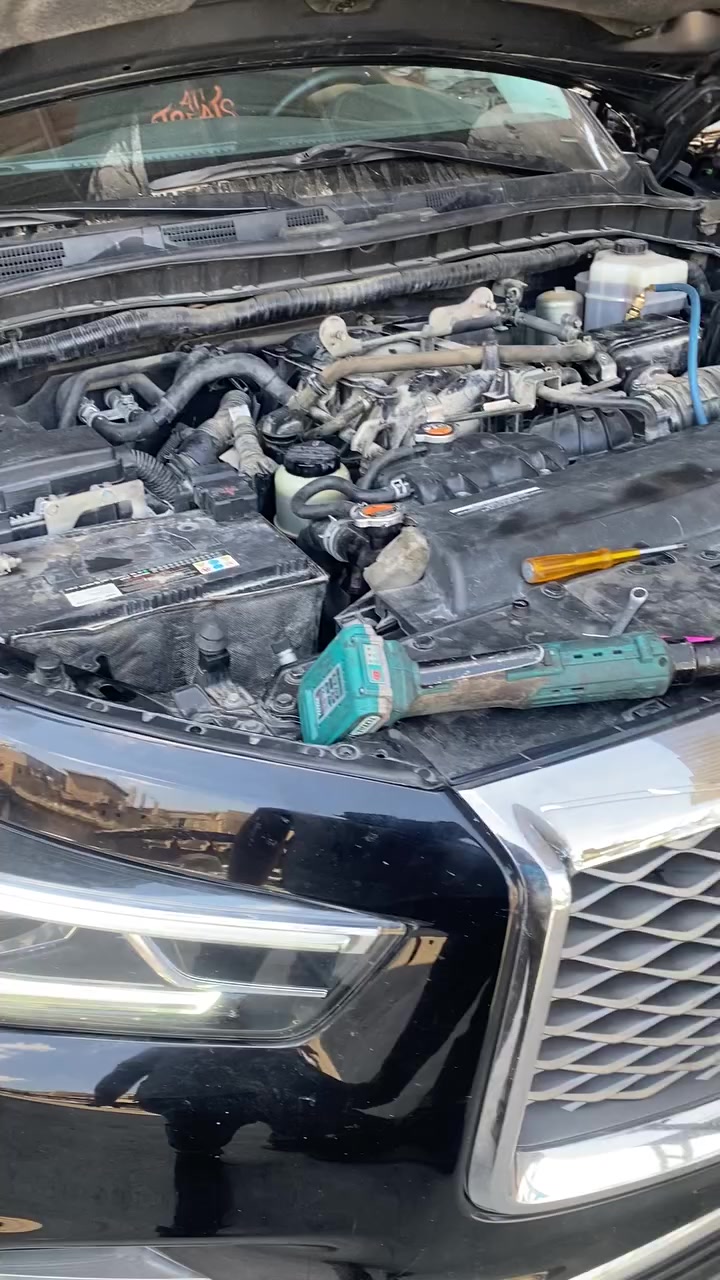 مكينه ال سياره موديل 22  تكسر بستم من وره بانزين عادي شباب هاي السياره متمشي ع بانزين عادي تكسر بستم بفضل الله جفتناه والحمدلله كملت 
ورشه VQ 
***********
